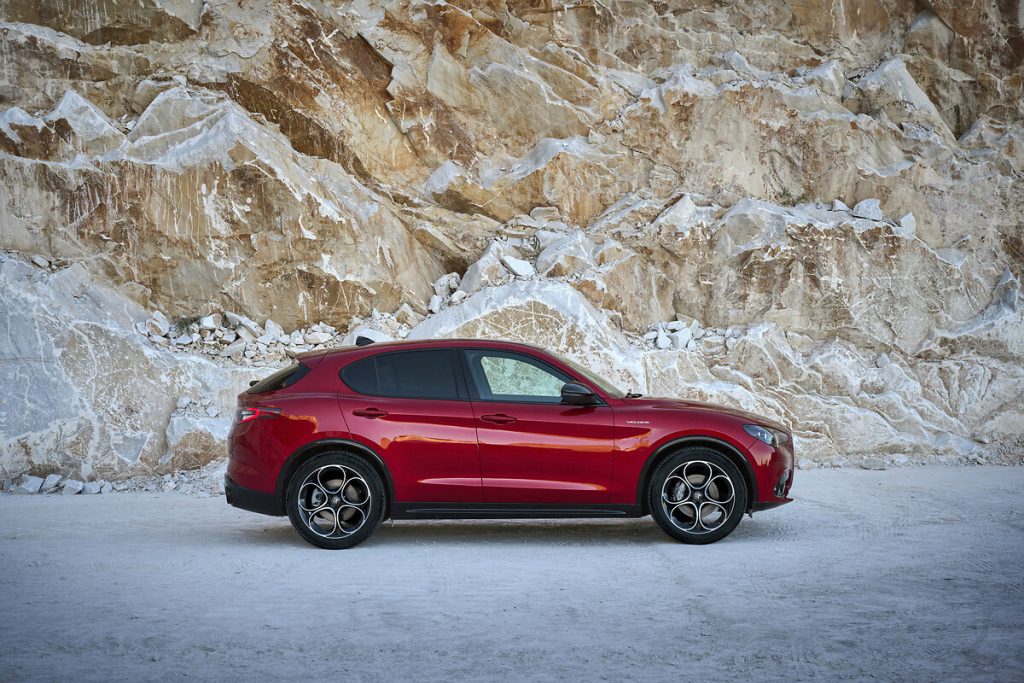 Alfa Romeo Stelvio: vista laterale